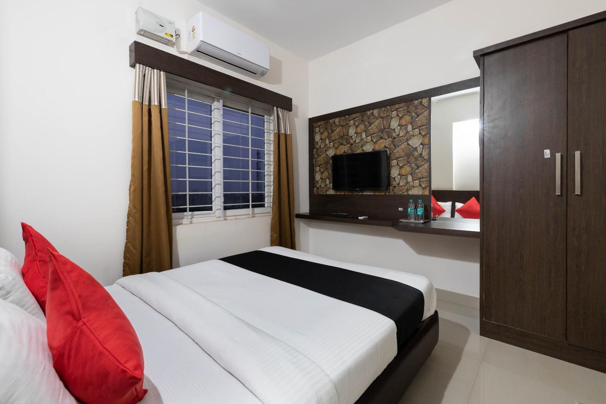 Hotel Super Collection O Nirvikalpa Ullāl Exteriér fotografie